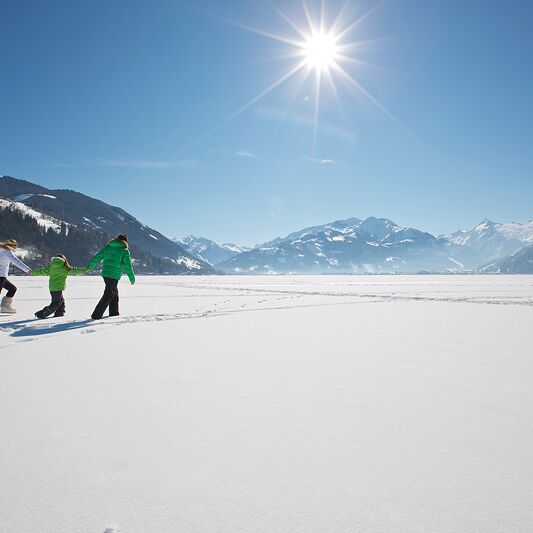 Zell am See - hiking on the lake